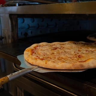 Medium Cheese Pizza